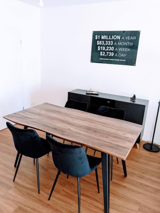 Neue Sonnige Und Zentrale Wohnung In Mering Exterior foto
